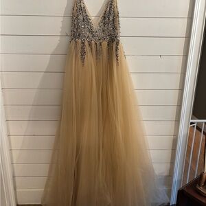 NWT Hebeos Champagne Sequin Tulle Gown | Prom / Formal Dress